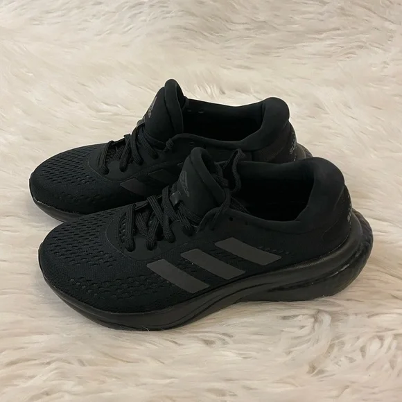 Adidas running shoes - Picture 3 of 8